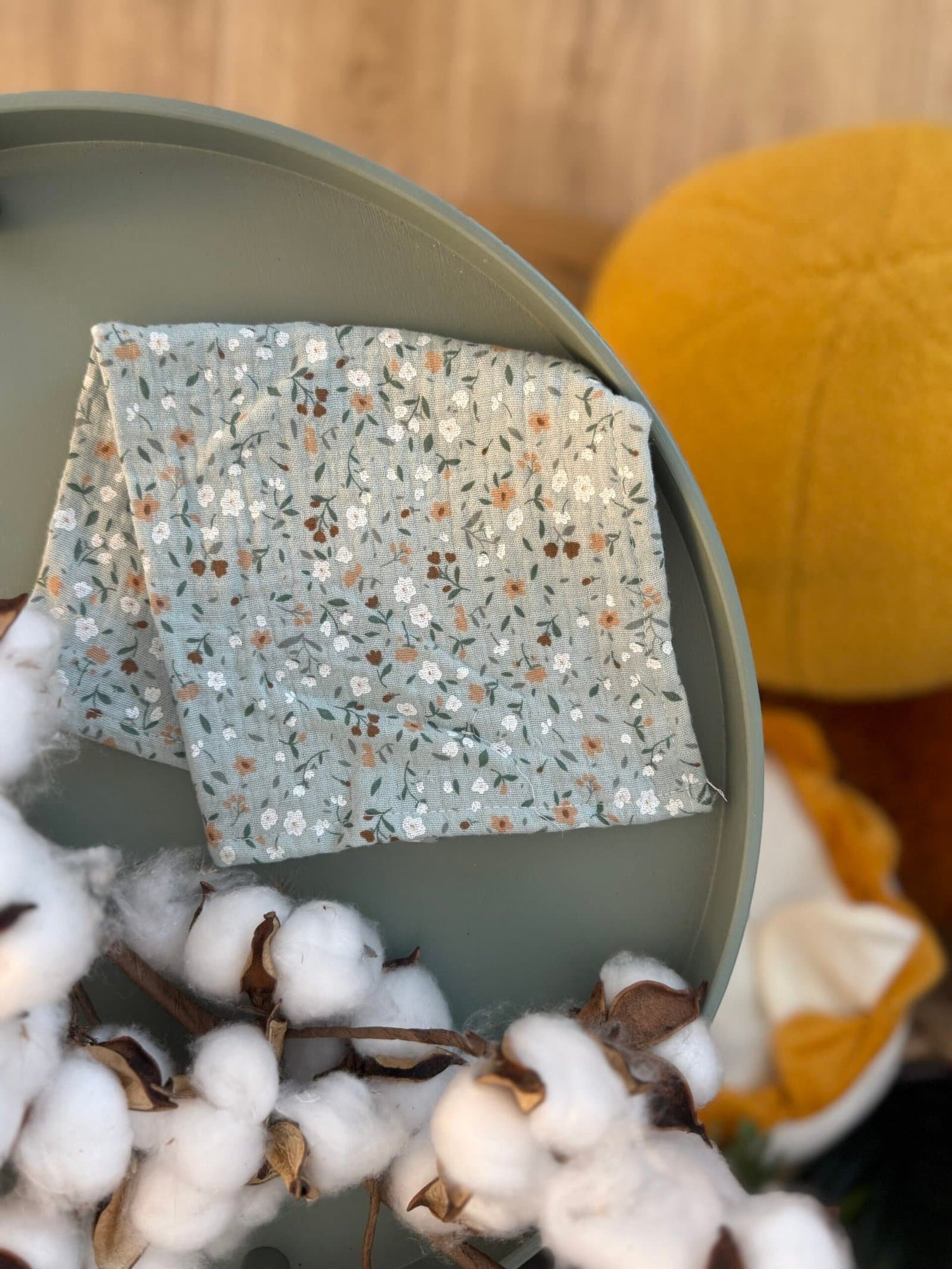 Mini tetra pelena - Zelena s cvetovi