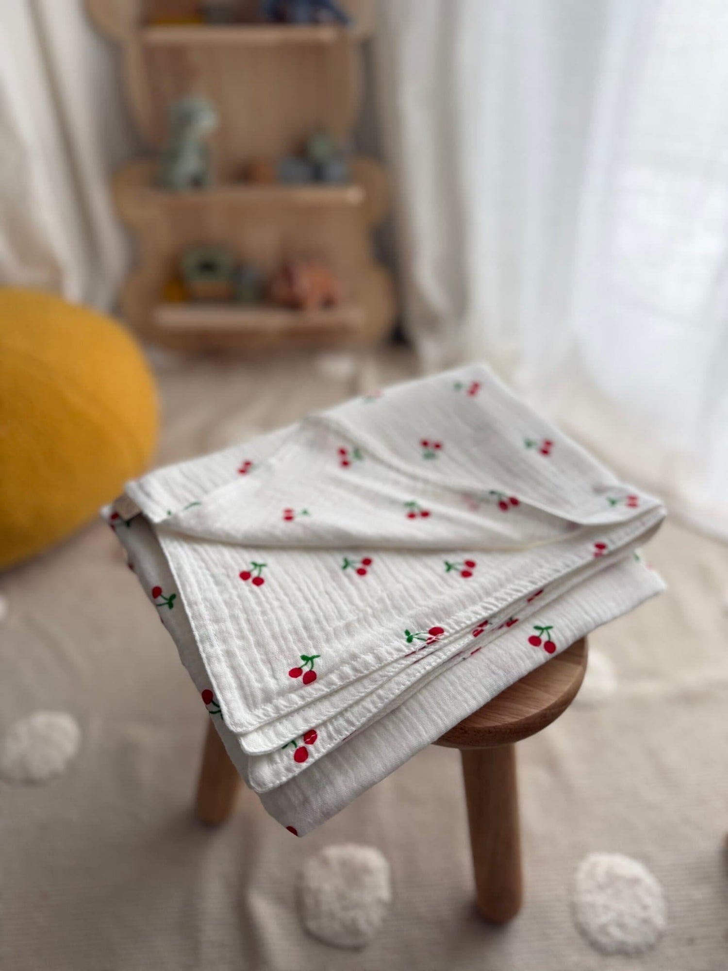 Muslin prekrivač 80x100 - Trešnjice (Bez volana)