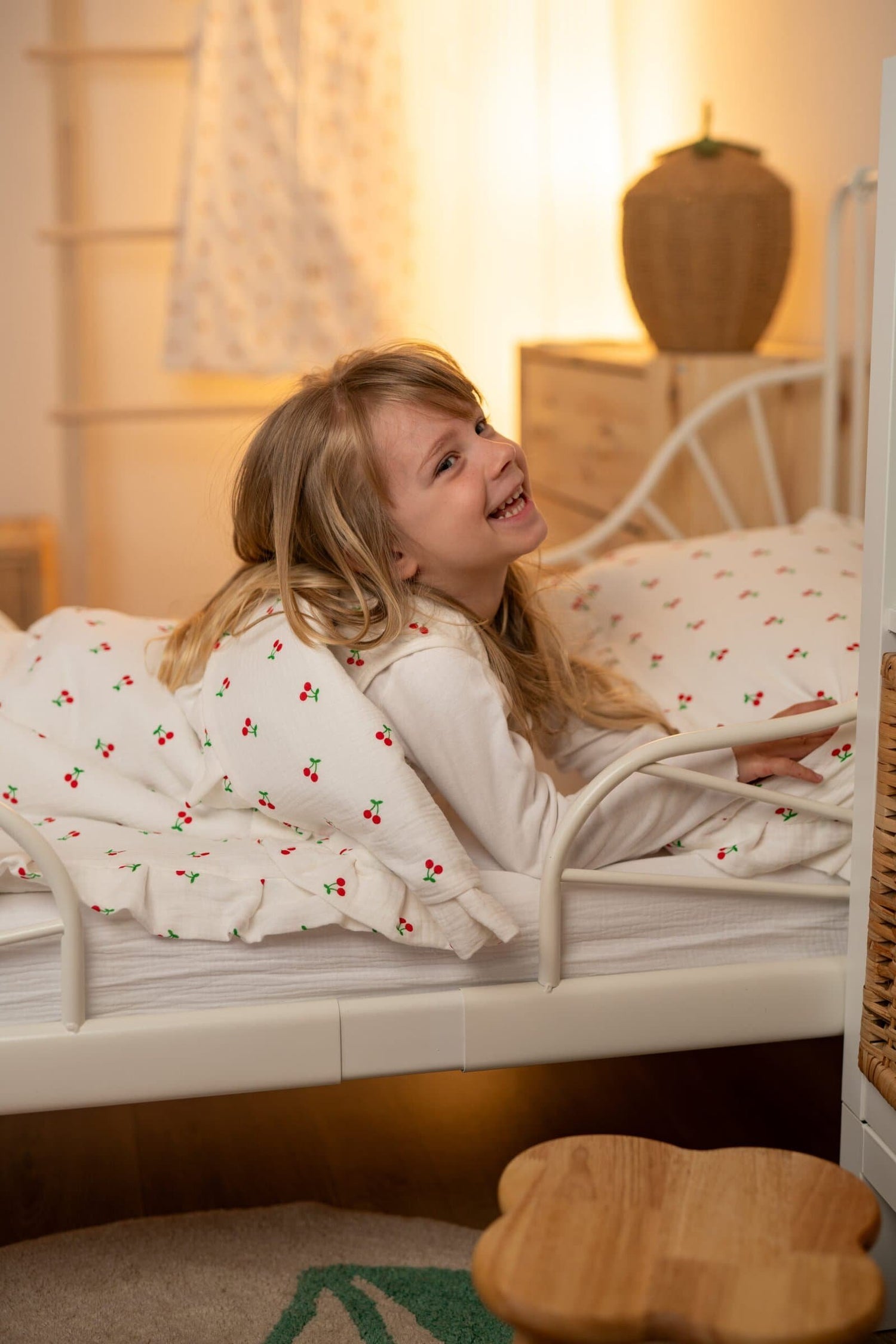 Posteljina z volanima Trešnjice 140x200cm