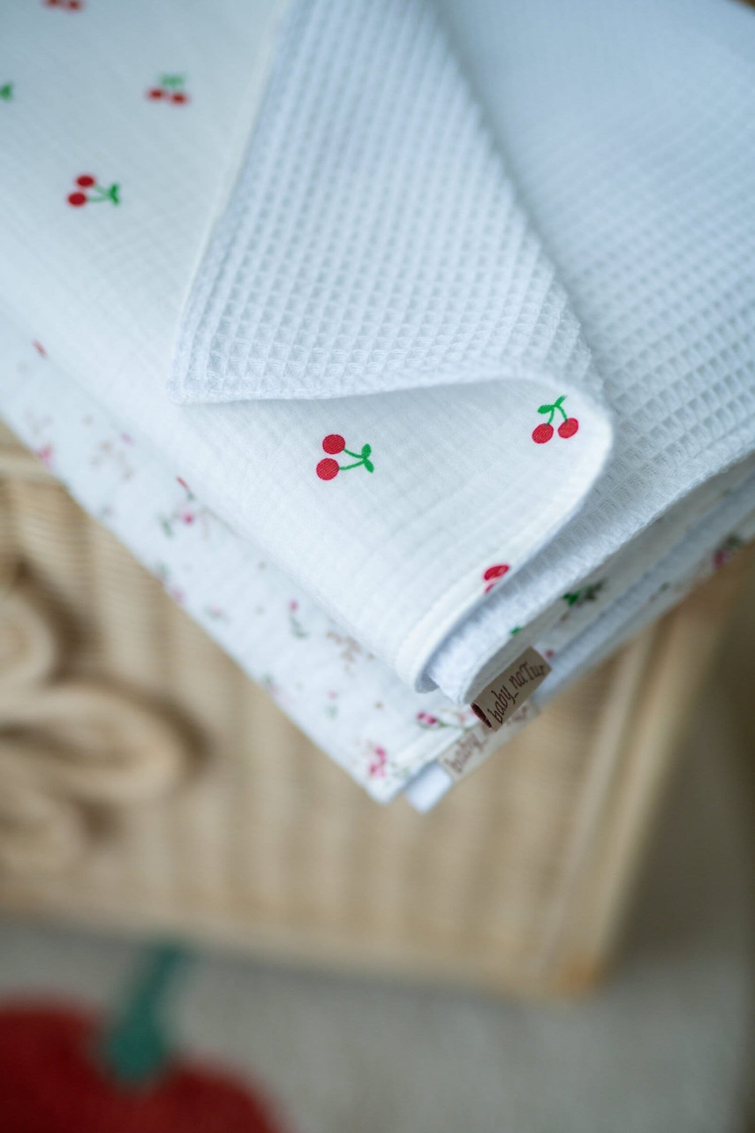 Vafelj prekrivač 80x100 - Trešnjice