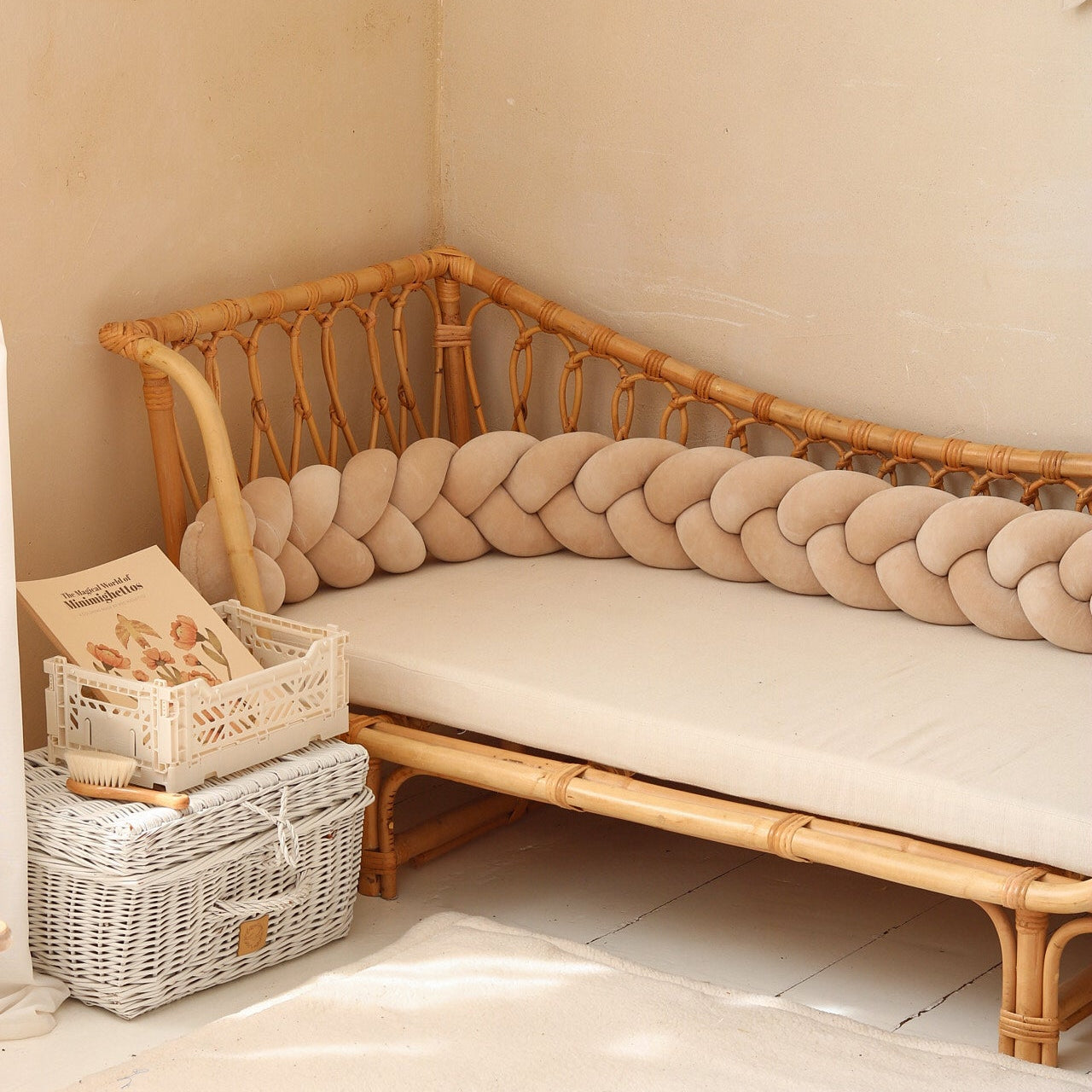 Zaščitna pletena obroba za otroško posteljico STANDARD ŽAMET
